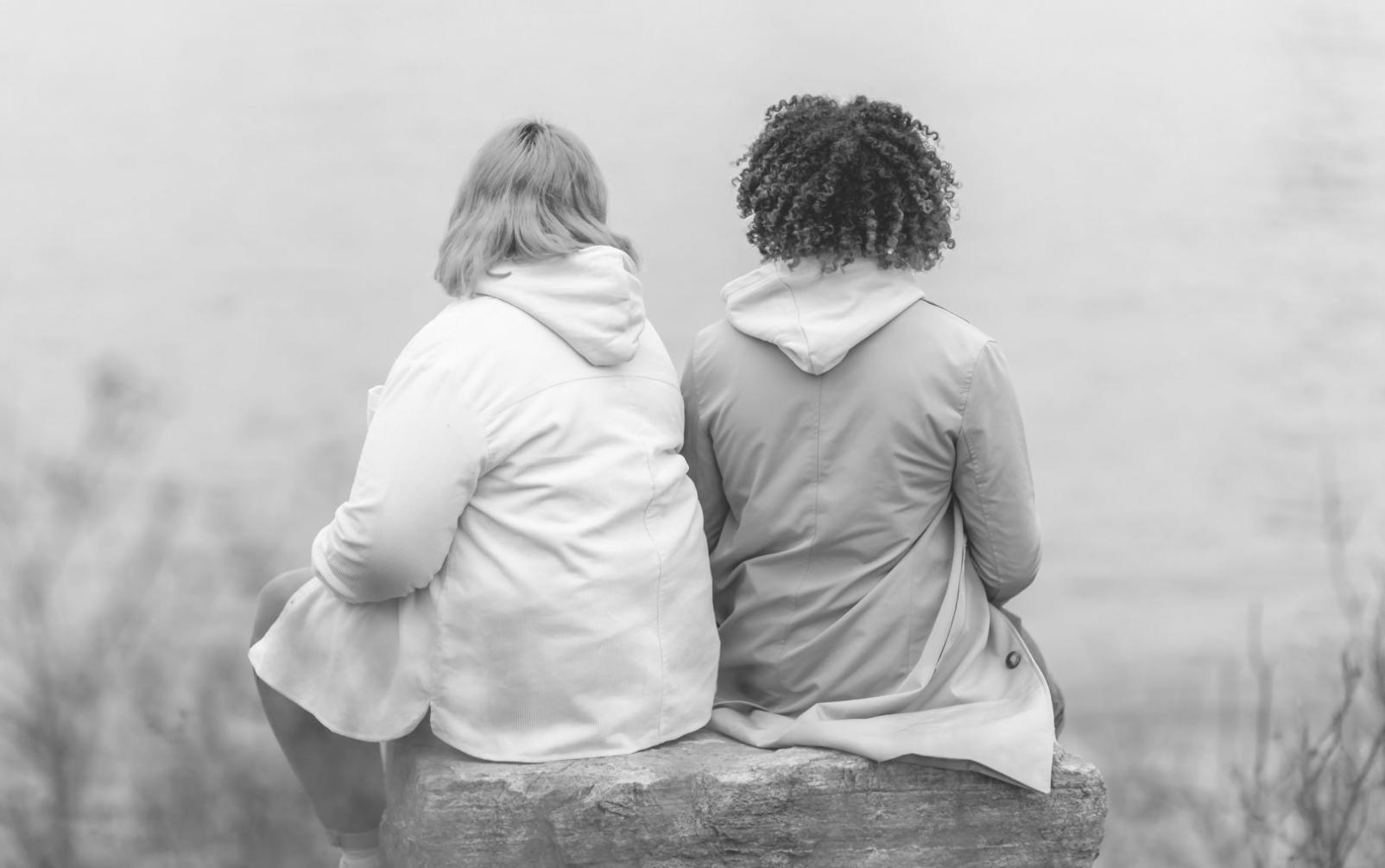 Processo di pianificazione familiare con calendario e note